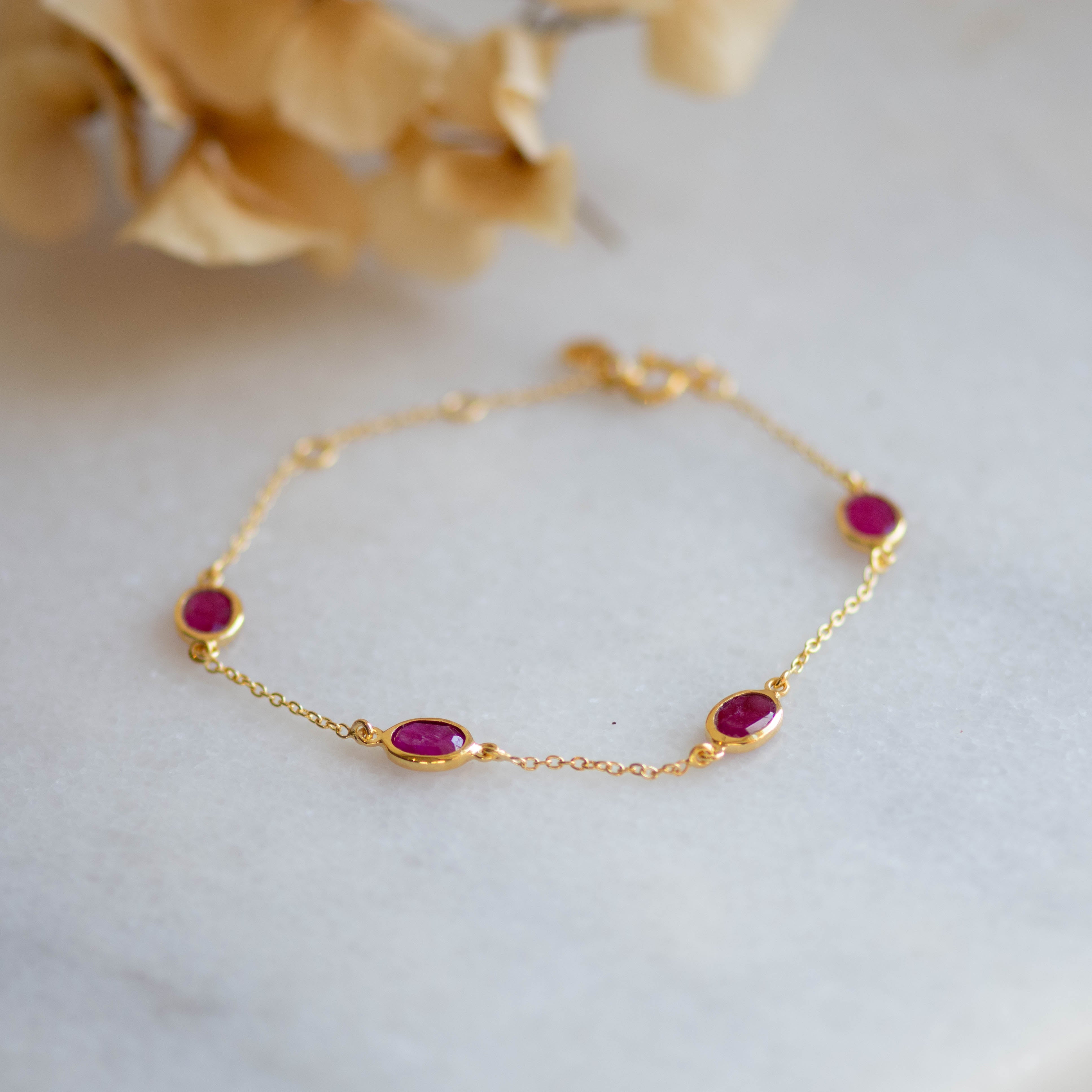 Marilyn Necklace & Bracelet in Gold with Ruby Quartz – Jewellery Set Memara