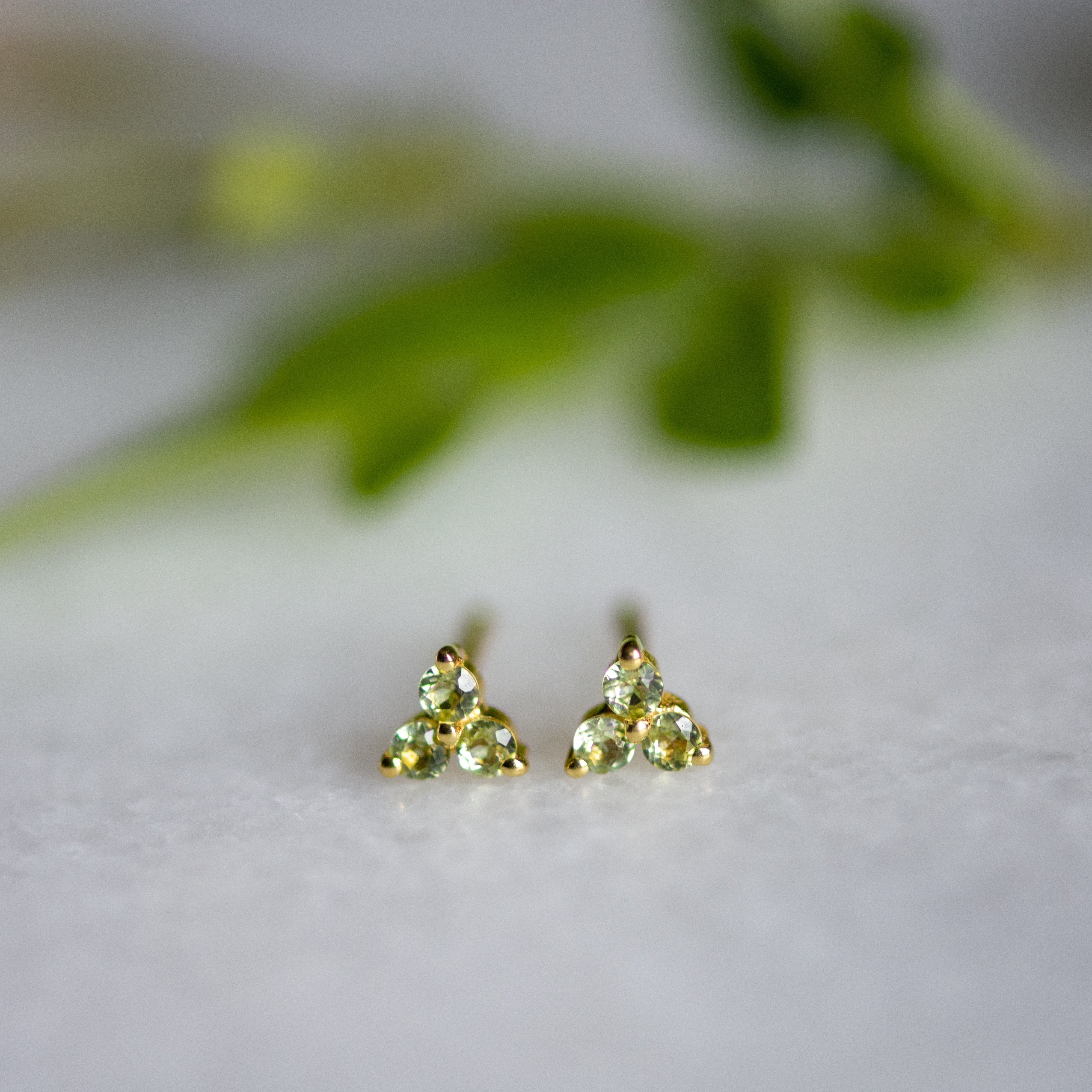 Clover Stud in Gold with Peridot Earring Memara