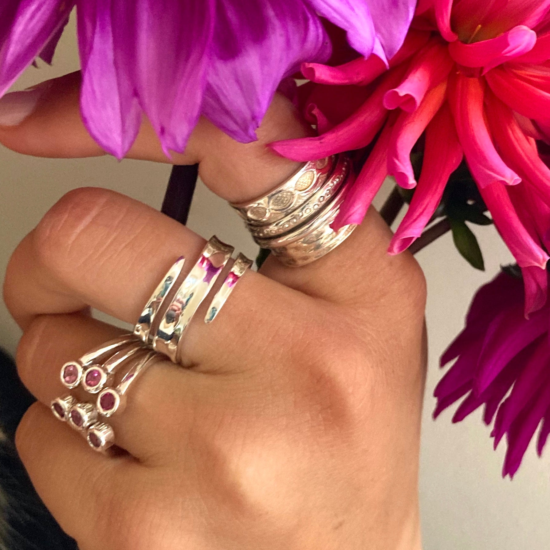 Zoodle in Silver Ring Memara