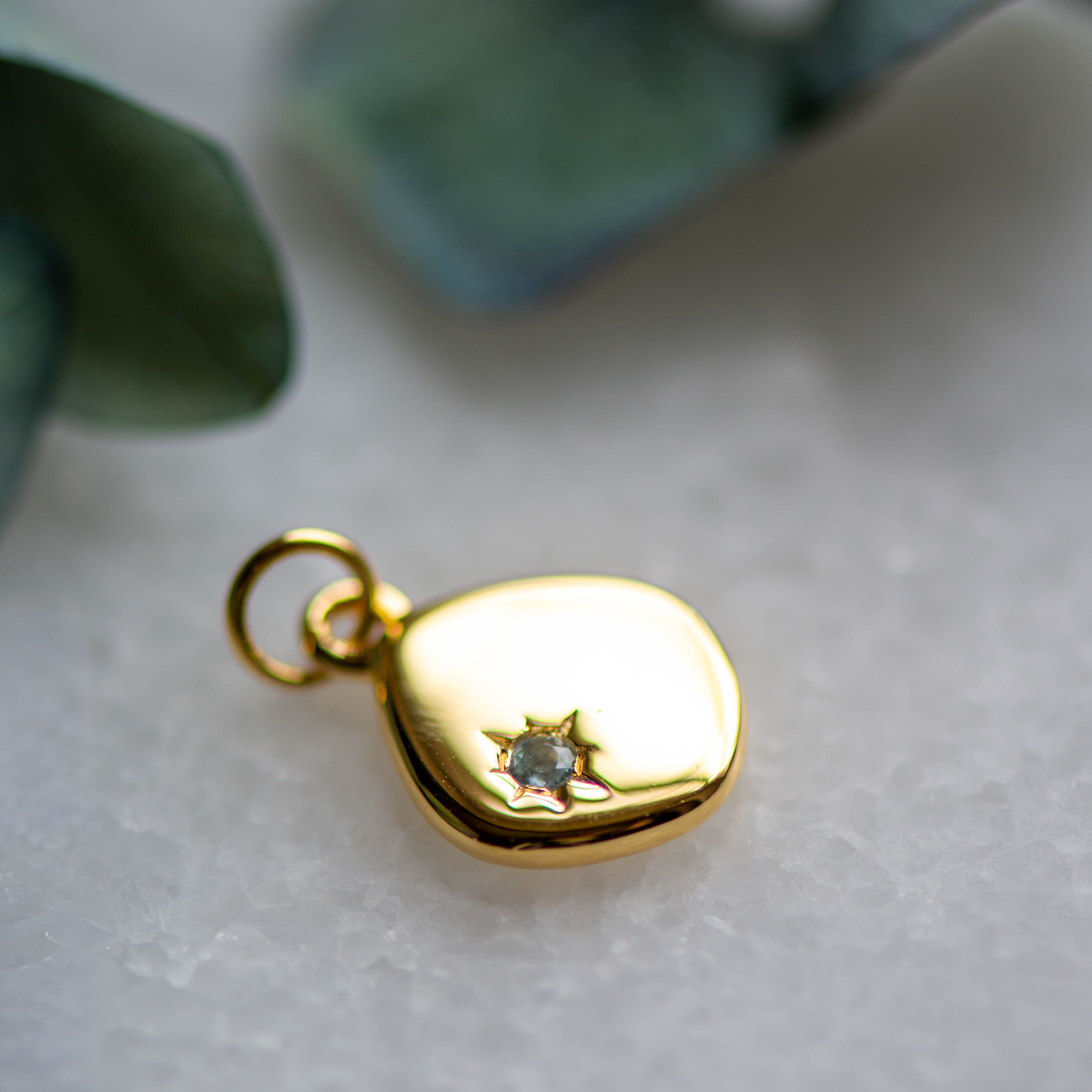 December Birthstone - Swizz Blue Topaz Pendant in Gold